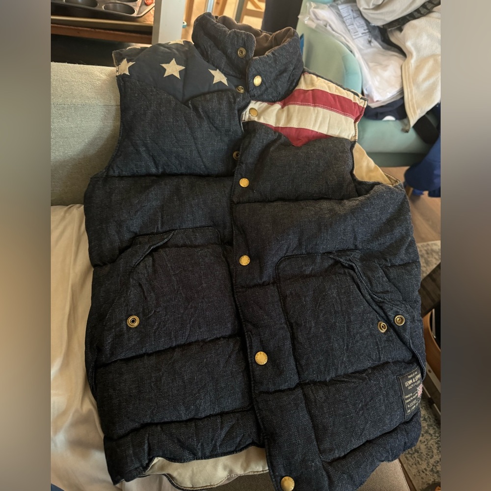 Men's Puffer Vest with Flag Detail - Dark Denim Blue